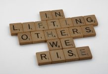 8 phrases socially intelligent people use to build an instant bond with others